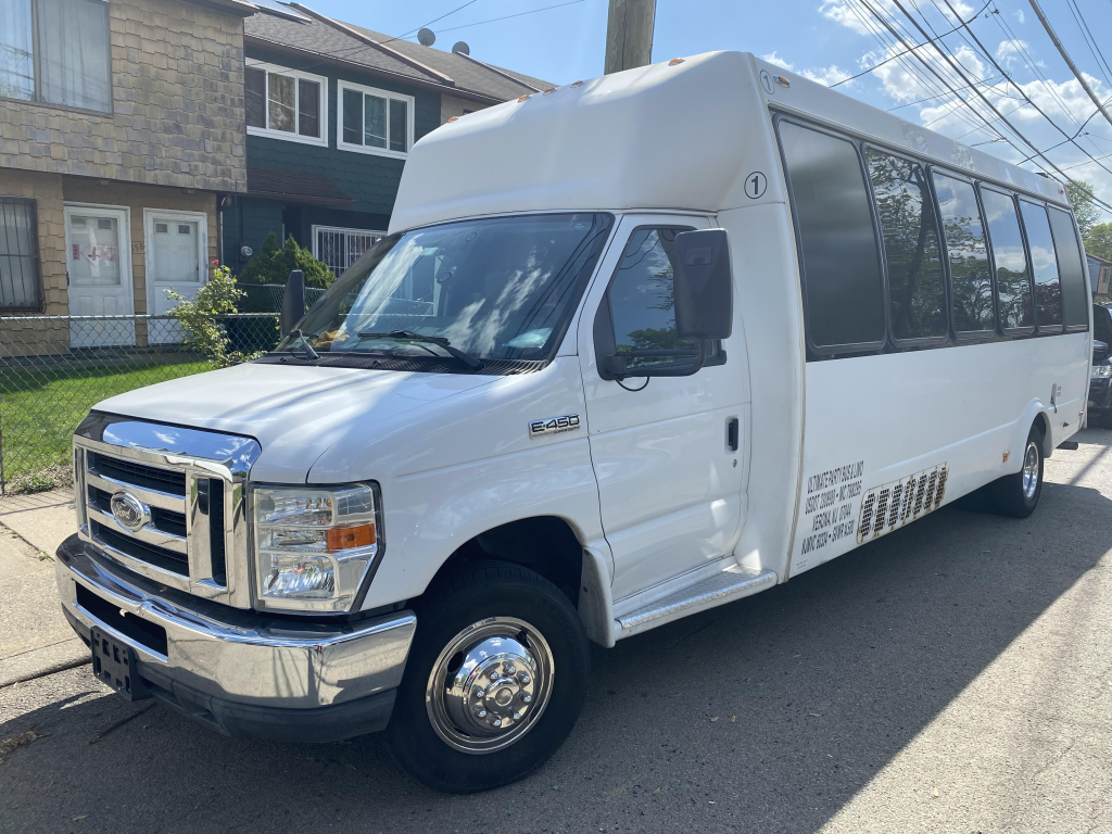 NYC Party And Limo Bus Services In Staten Island NY