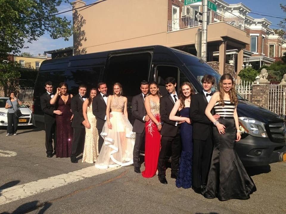 Reliable Limo Bus Services In Staten Island NY